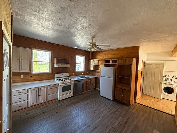 4th image of 8 Woodland Ave #2