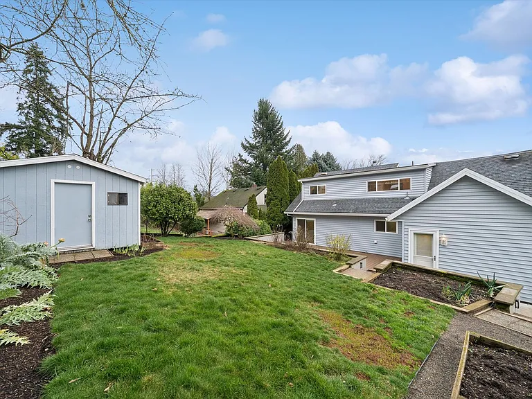 1831 SW Evans St — Photo 41