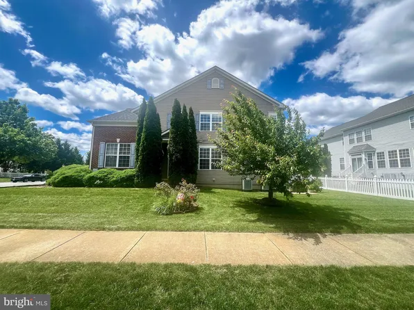 1047 Savanna Dr, La Plata, MD 20646