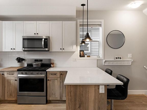 4th image of 3351 Luxton Rd #504