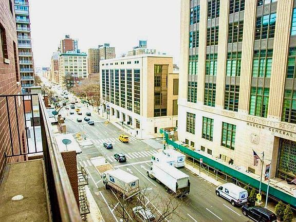 3rd image of 370 W 30th St APT 3C