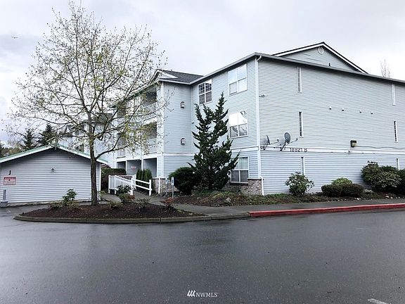 2nd image of 18621 Blueberry Ln SE #B101