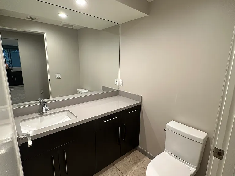 1666 Greenfield Ave #102 — Photo 19