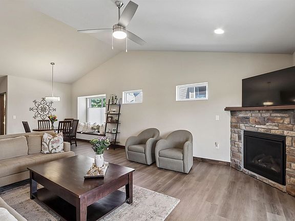 4th image of 712 Creekside Dr