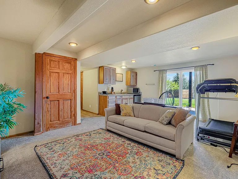 1443 Chesham Cir — Photo 38