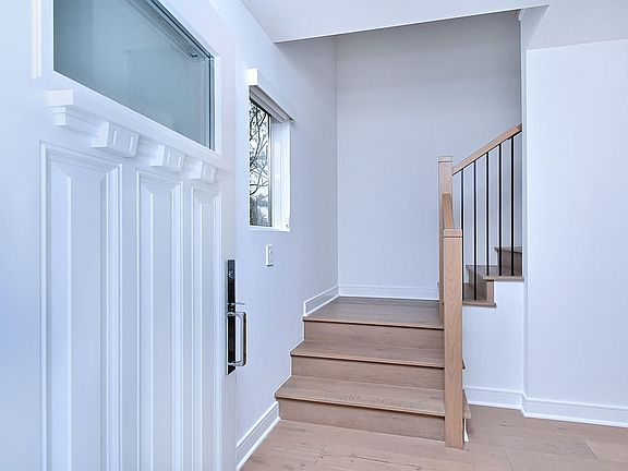 4th image of 4639 Cahuenga Blvd