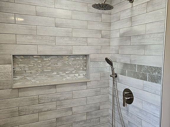 5th image of 3670 Buttonwood Dr