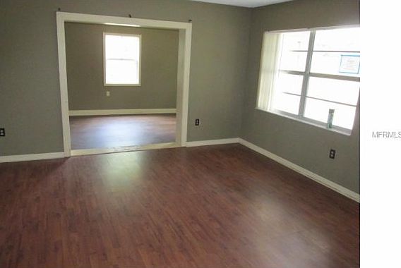 2nd image of 1190 Luke Ave