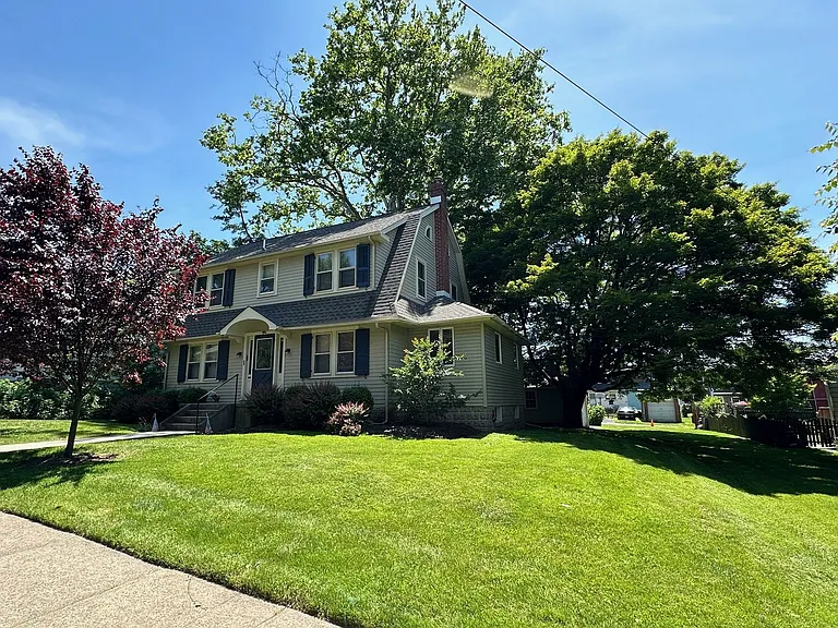 194 Shewell Ave — Photo 32
