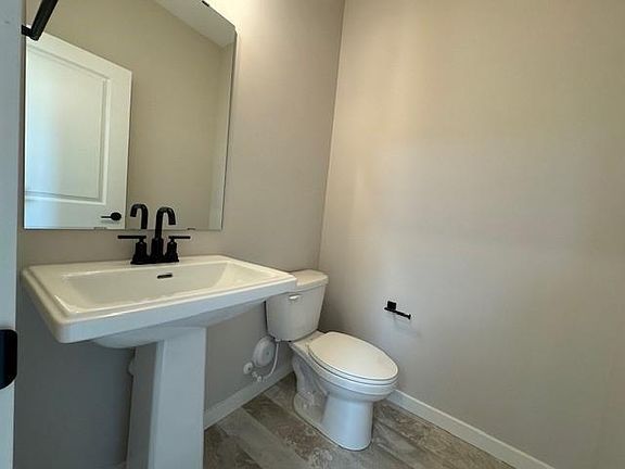 5th image of 12550 Erskin St NE