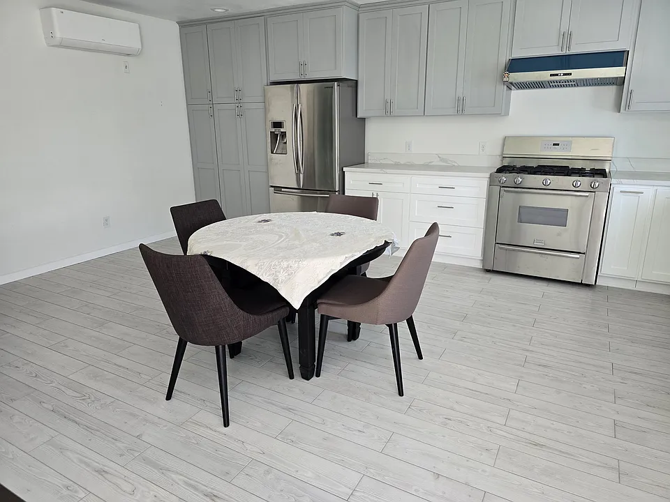 14023 S Budlong Ave