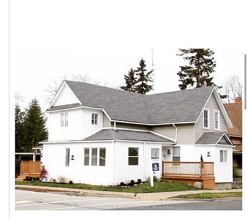 54 Queen St N Photo 1
