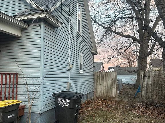 2nd image of 304 S Iowa Ave