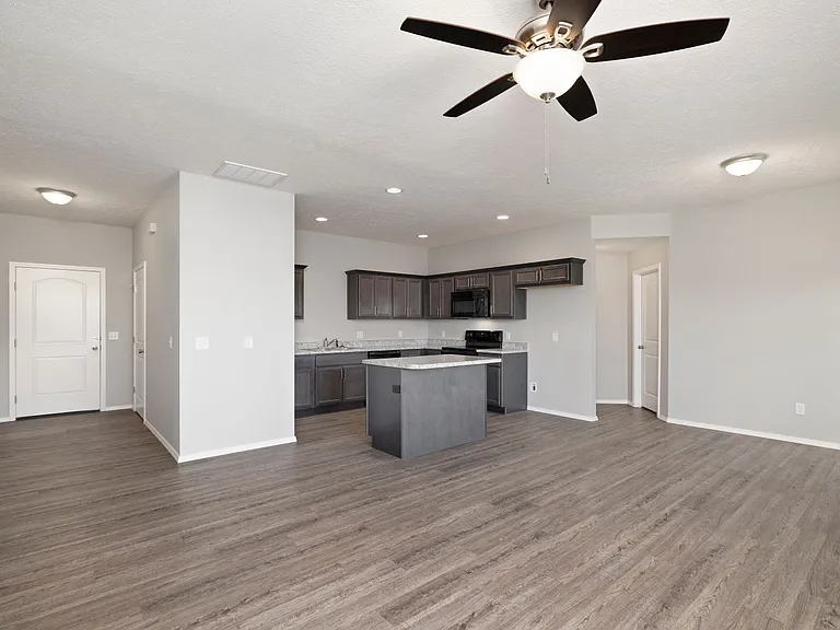 552 W Danielle St — Photo 19