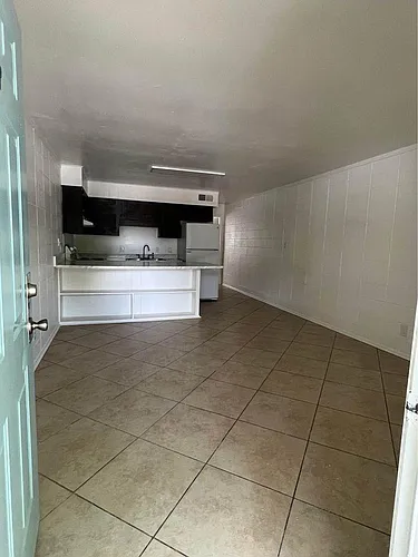406 Corvet St E #408 Photo 1