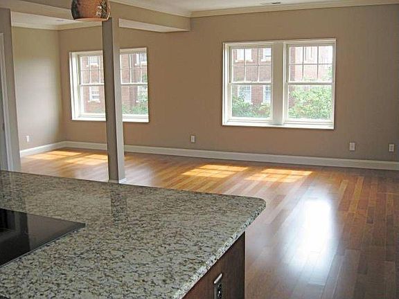 Living Room (no furniture)