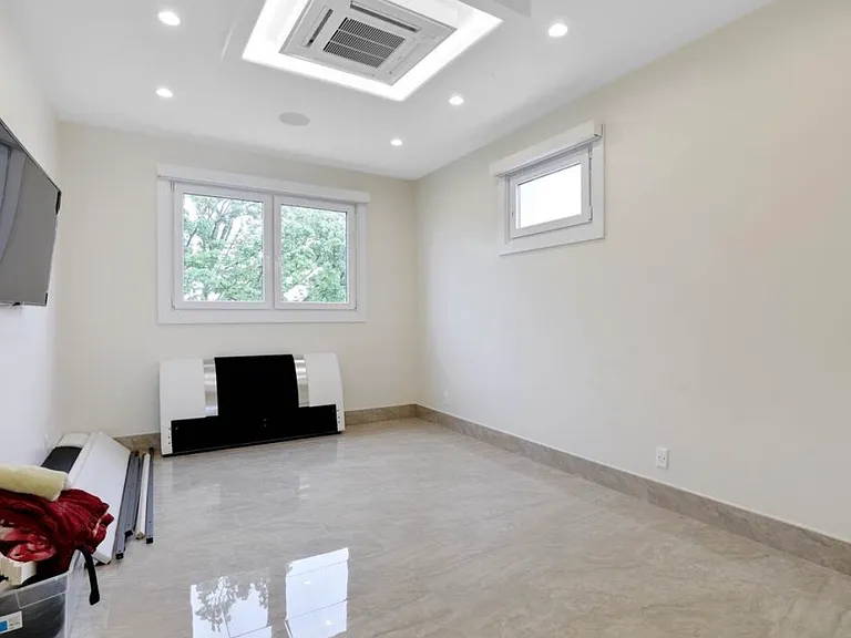 11 Waldane Ct #2 — Photo 7