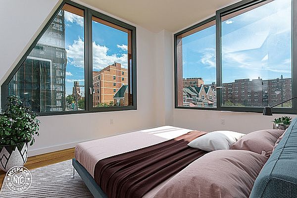 1st image of 123 Melrose St APT 649