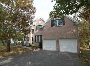 12 Hartford Dr, Egg Harbor Township, NJ 08234