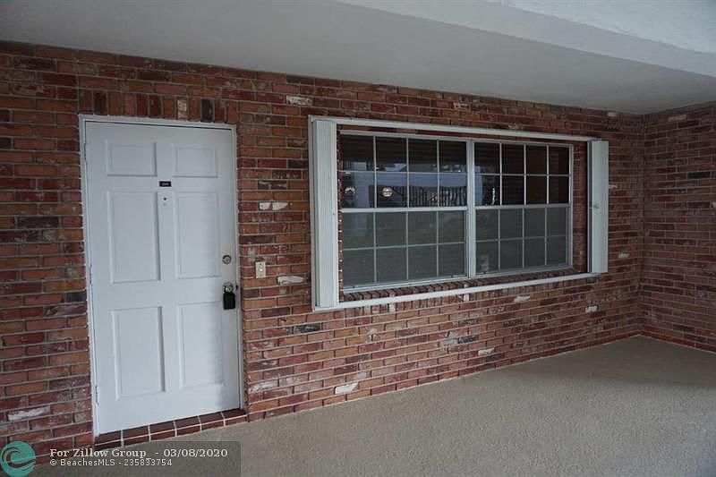 1st image of 2424 NE 9th St APT 104
