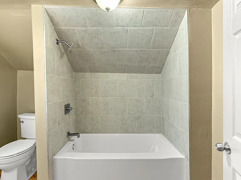 121 N D St — Photo 11