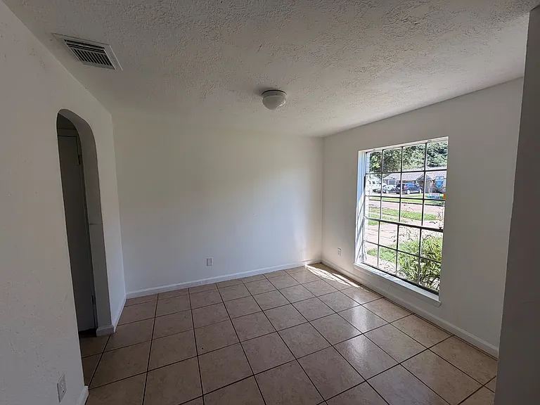 5147 Ridgeton Dr — Photo 4