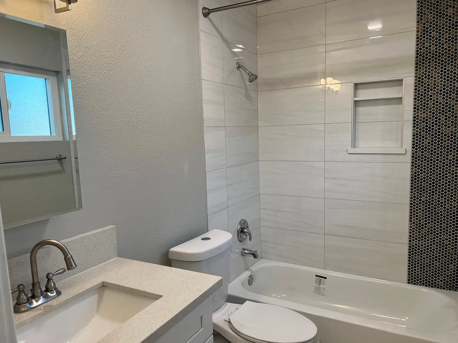 2 bed, 800 sqft, $2,295 — Photo 3