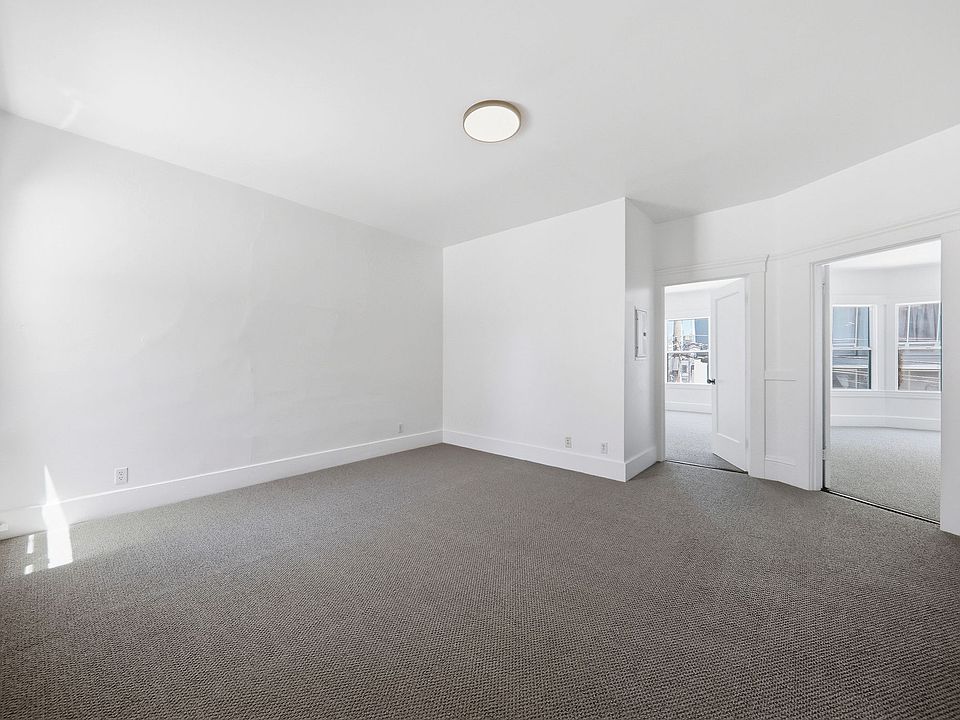 1st image of 320 Harriet St