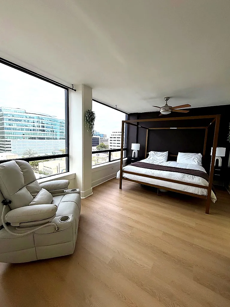 2 bed, 952 sqft, $2,950 — Photo 3