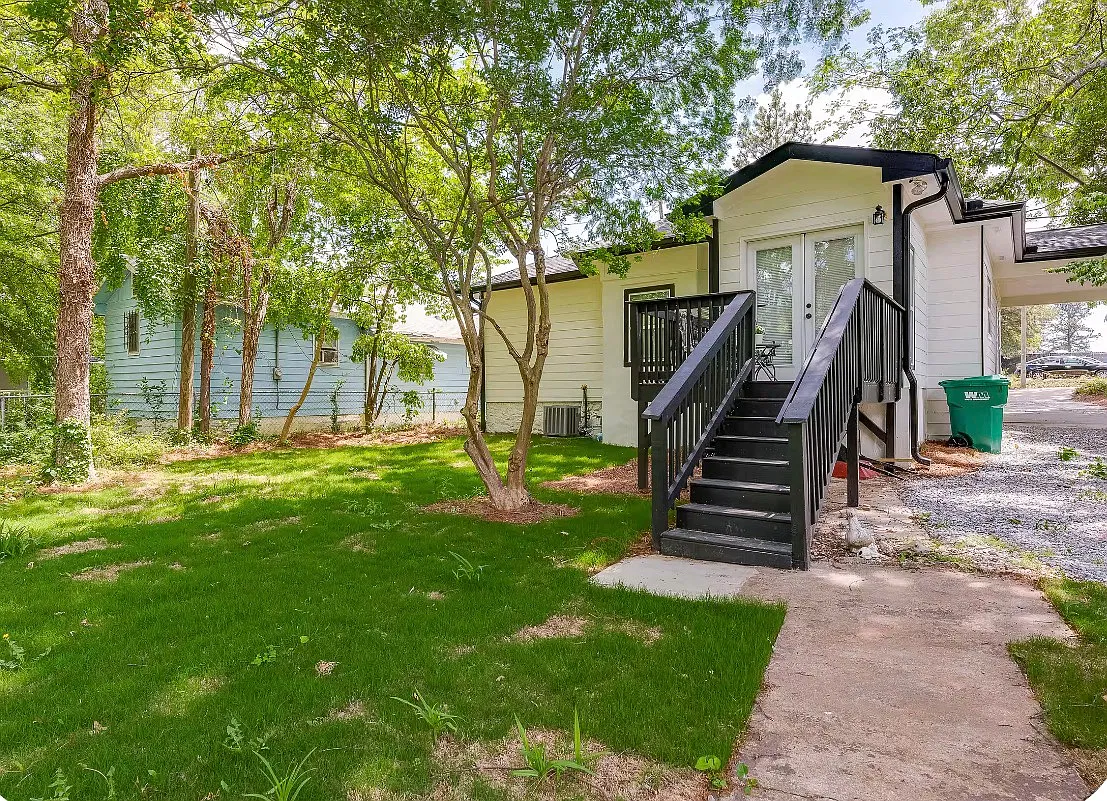 3 bed, 1400 sqft, $1,900 — Photo 3