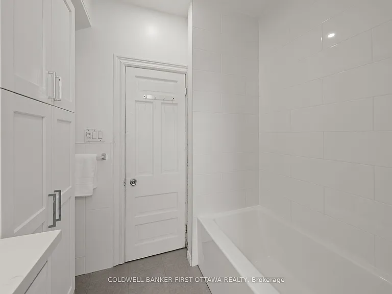 176 Rochester St — Photo 30