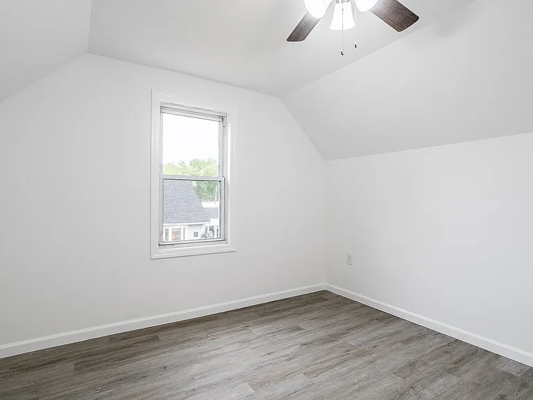 129 S Coles Ave — Photo 22