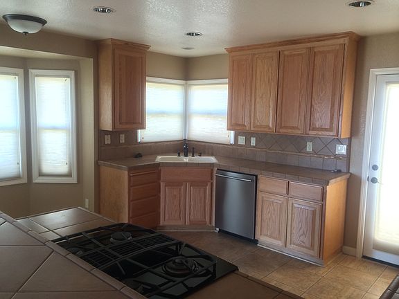 3rd image of 1300 S Hutchins St