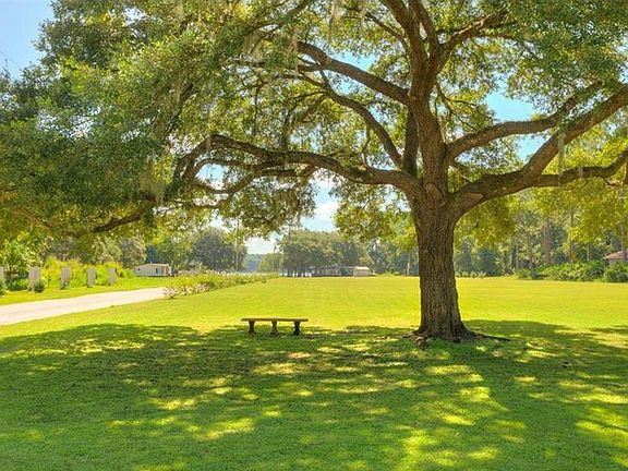 8 Acre View -Lake at Far End