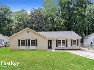 5018 Farm Pond Ln, Charlotte, NC 28212