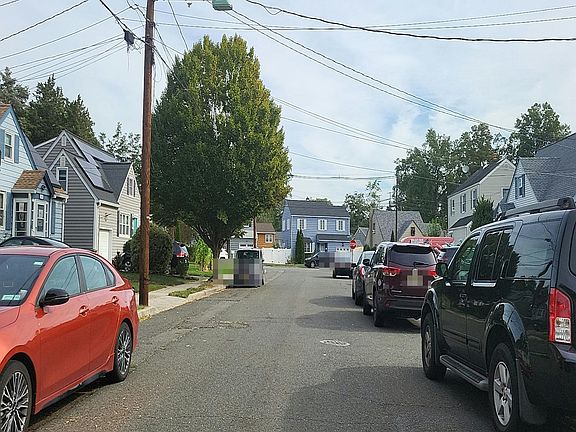 4th image of 573 Berlant Ave