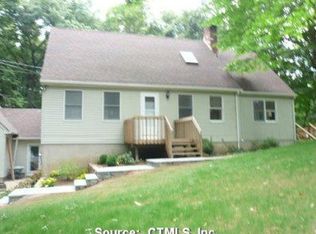 99 Weatherly Trl, Guilford, CT 06437