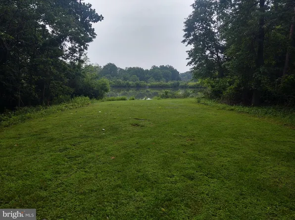 15564 Smithfield Pl, Centreville, VA 20120