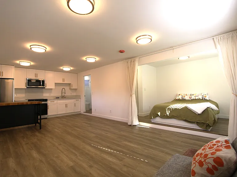 3711 1/2 E Lomitas Dr — Photo 2
