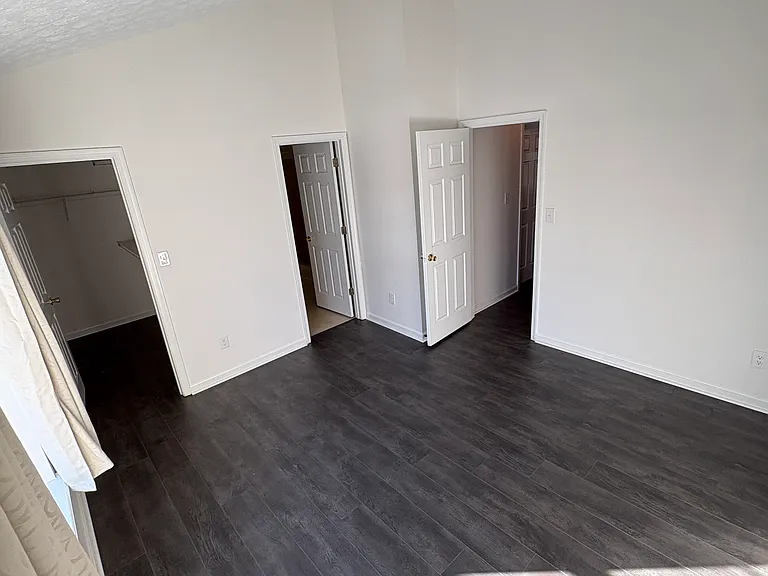 305 Mount Royal Ave — Photo 10