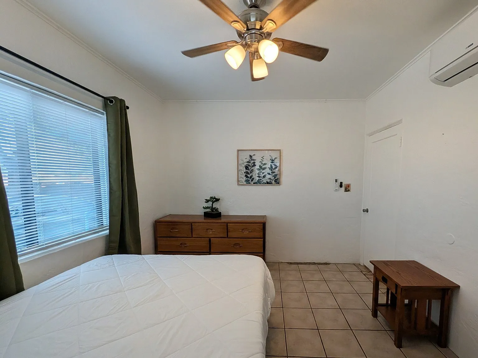 The Sunny House - Fully Furnished 2BD w/ All Utilities Included! (Near UA & Banner) — Photo 3