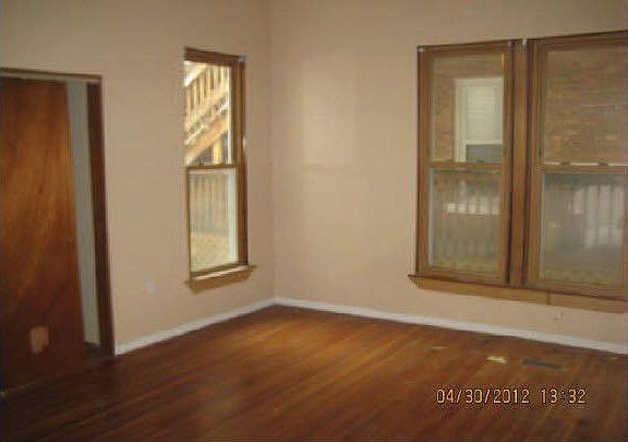 5th image of 621 W Marion St