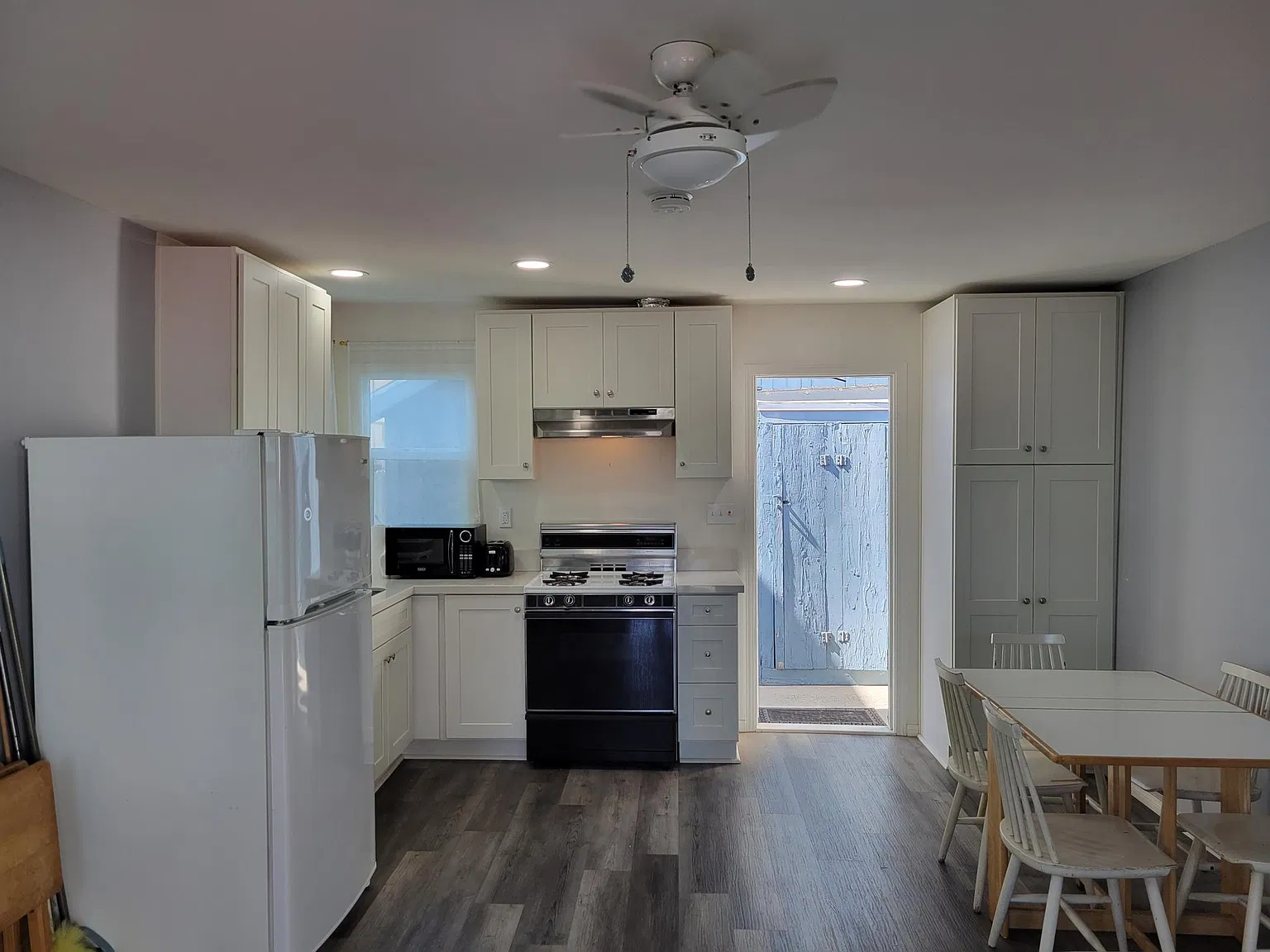 1 bed, 432 sqft, $3,500 — Photo 3
