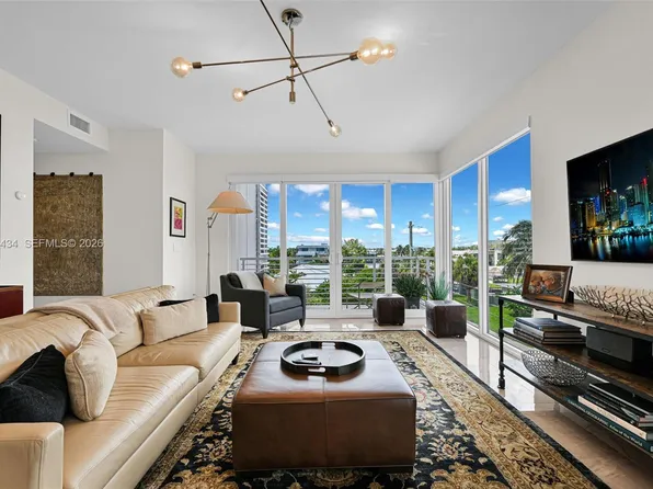 1900 SE 2nd St #301, Deerfield Beach, FL 33441