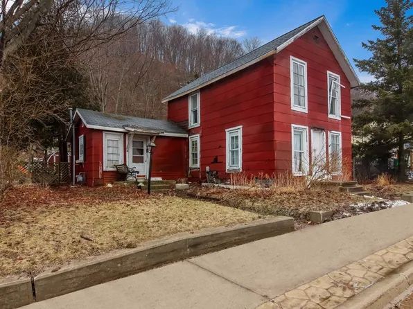 165 Furnace St, Elberta, MI 49628