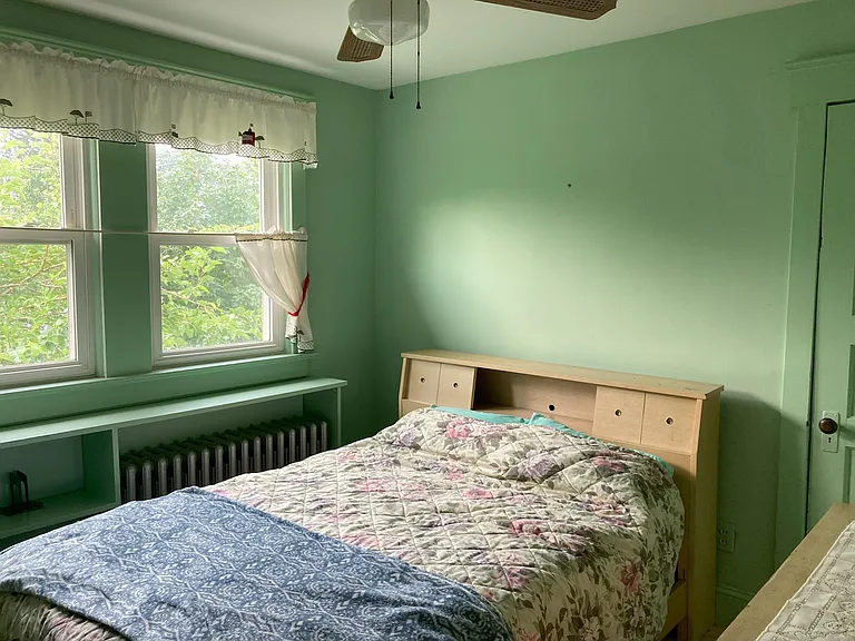 Bedroom 2 on side on home furniture included if you wish.