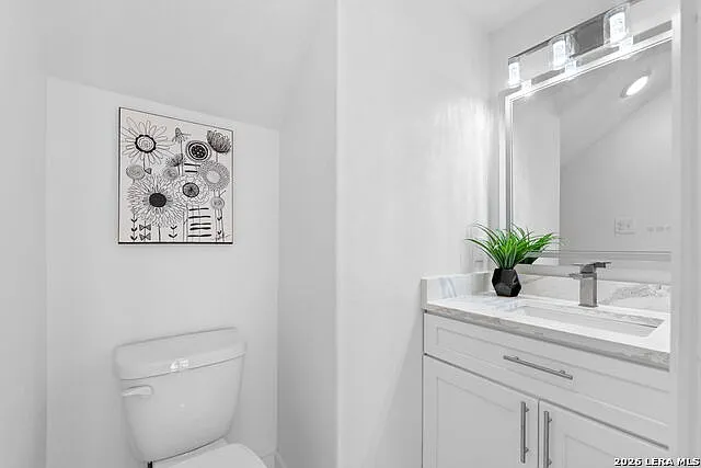 117 Carle Ave — Photo 6