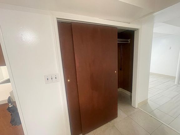 3rd image of 254 Logan Ave
