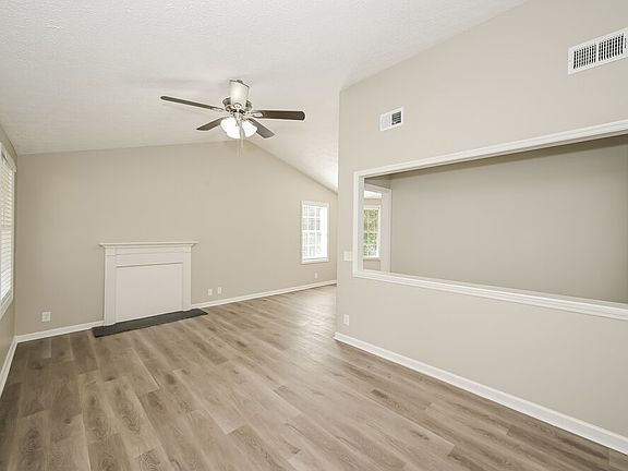 4th image of 1204 Cedarhill Dr
