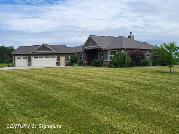 10909 Sarle Rd, Freeland, MI 48623